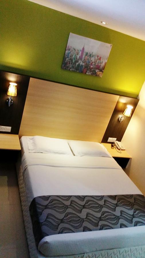 Oyo 786 The Citilite Hotel Kuantan Bagian luar foto