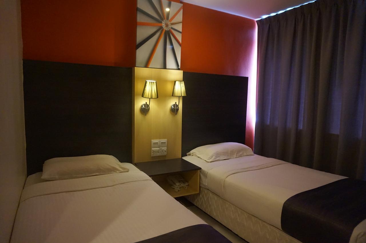 Oyo 786 The Citilite Hotel Kuantan Bagian luar foto